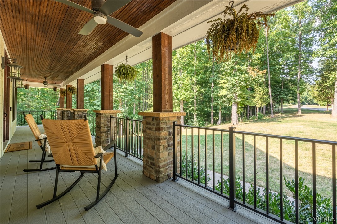 8301 Drakes Landing Ct