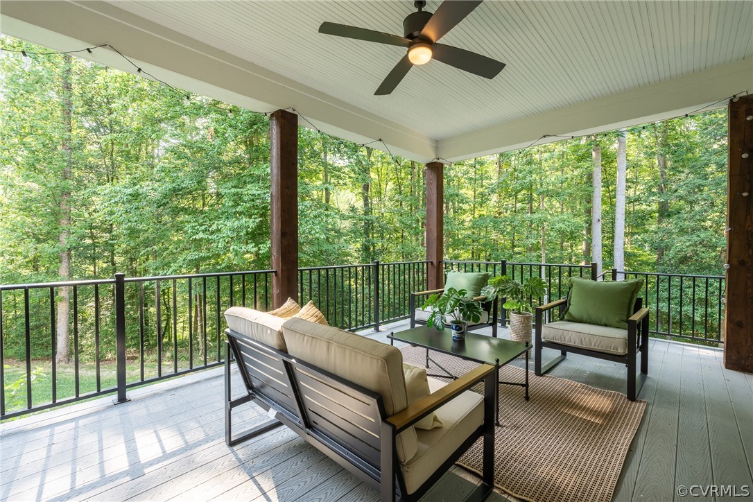 8301 Drakes Landing Ct