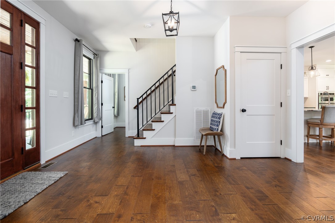 8301 Drakes Landing Ct