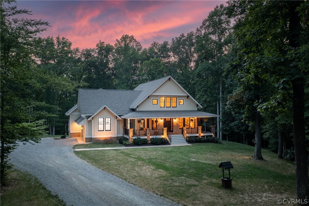 8301 Drakes Landing Ct