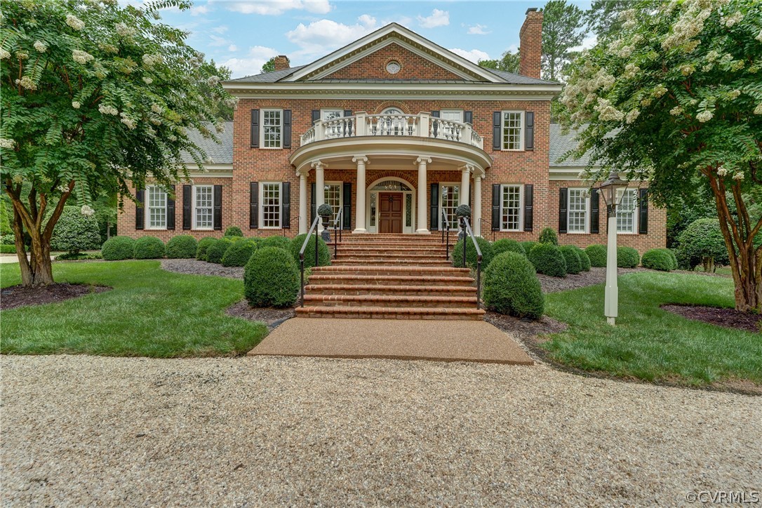 223 Randolph Square Ln