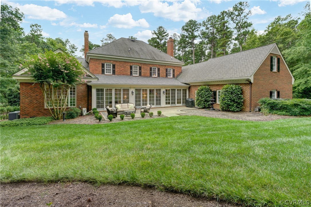 223 Randolph Square Ln
