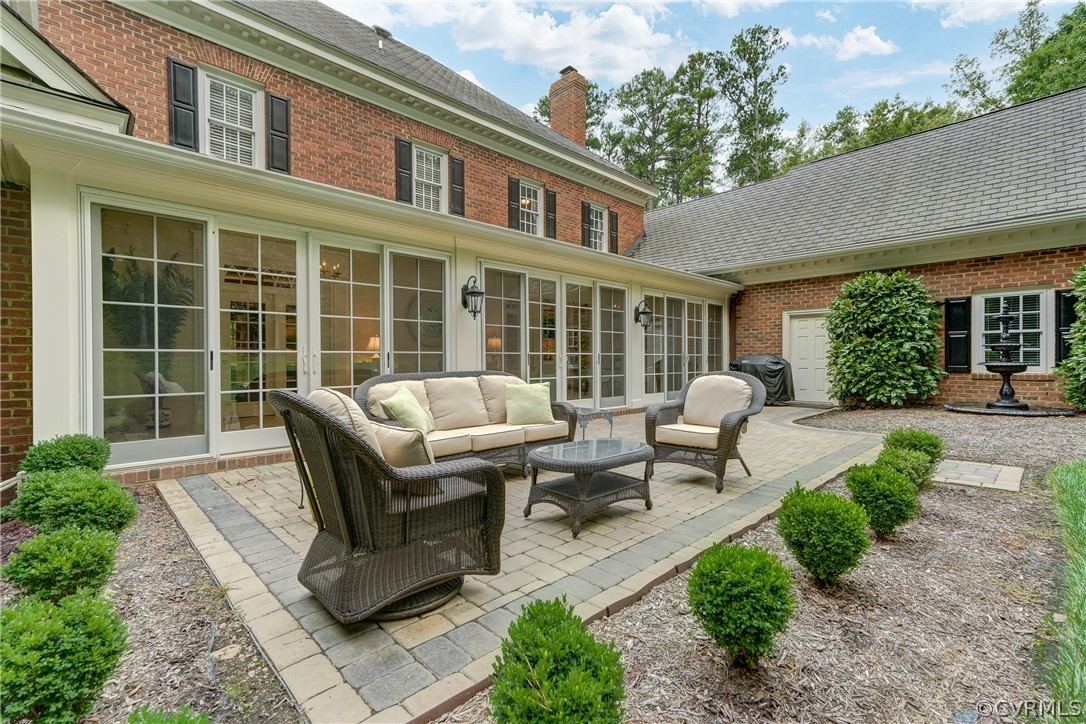 223 Randolph Square Ln