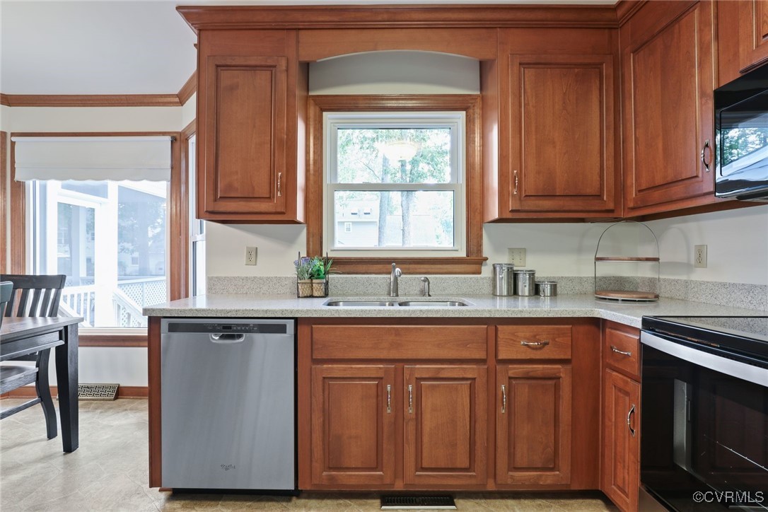 2032 Stoneheather Rd