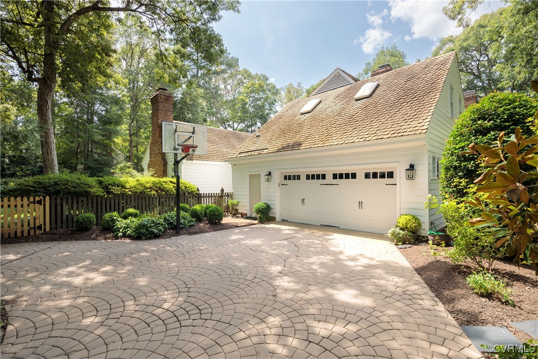 200 Walsing Dr