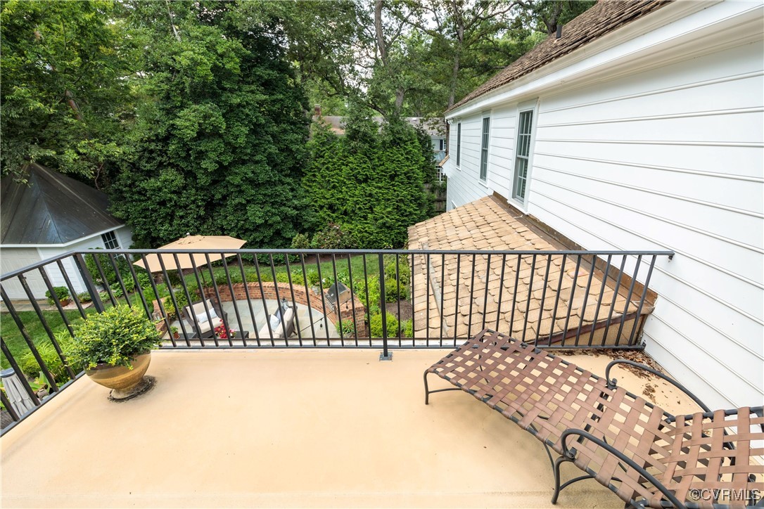 200 Walsing Dr