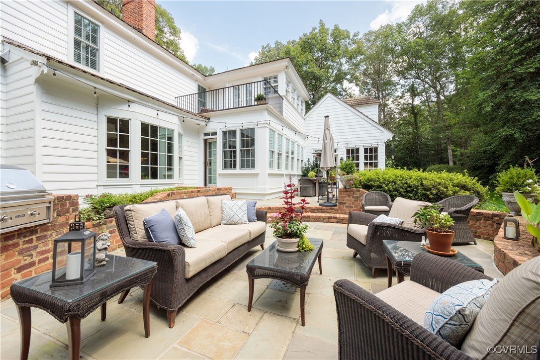 200 Walsing Dr