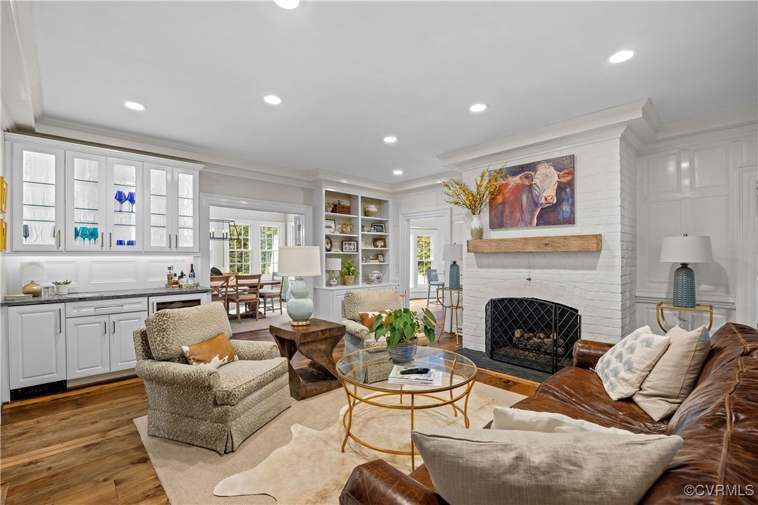 200 Walsing Dr