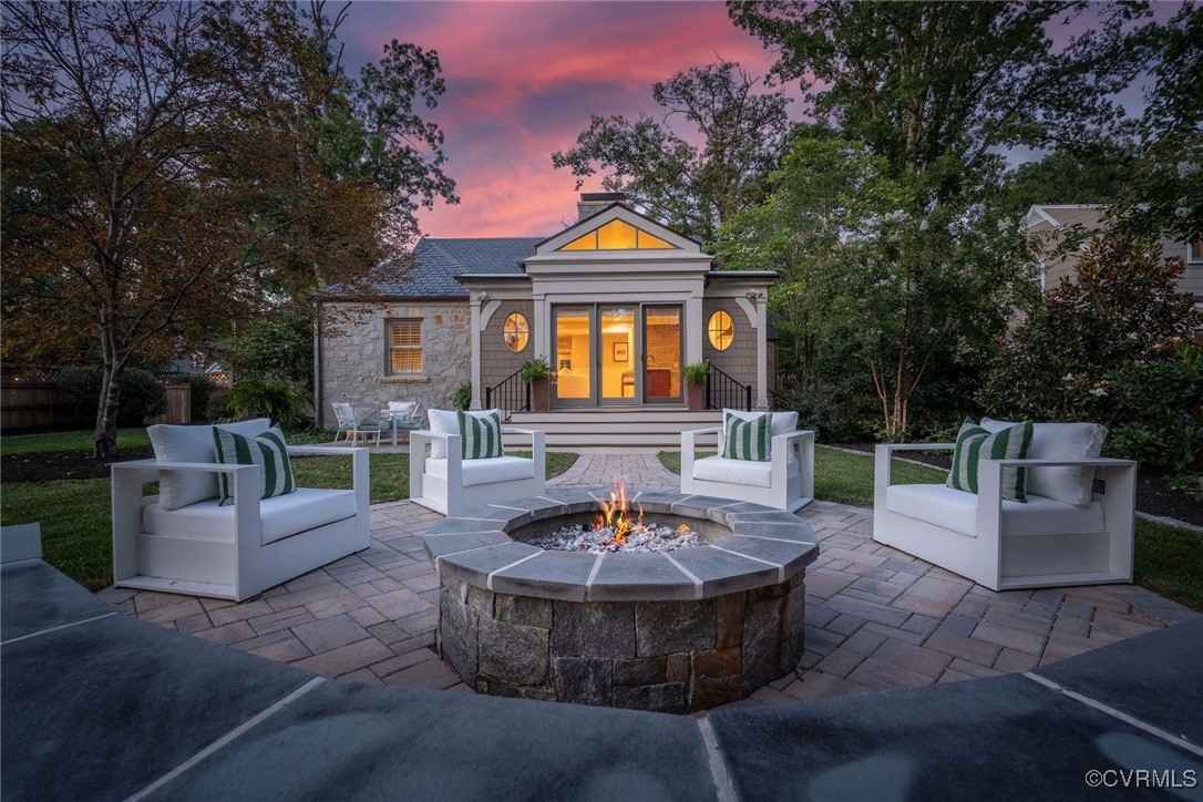 5805 Christopher Ln