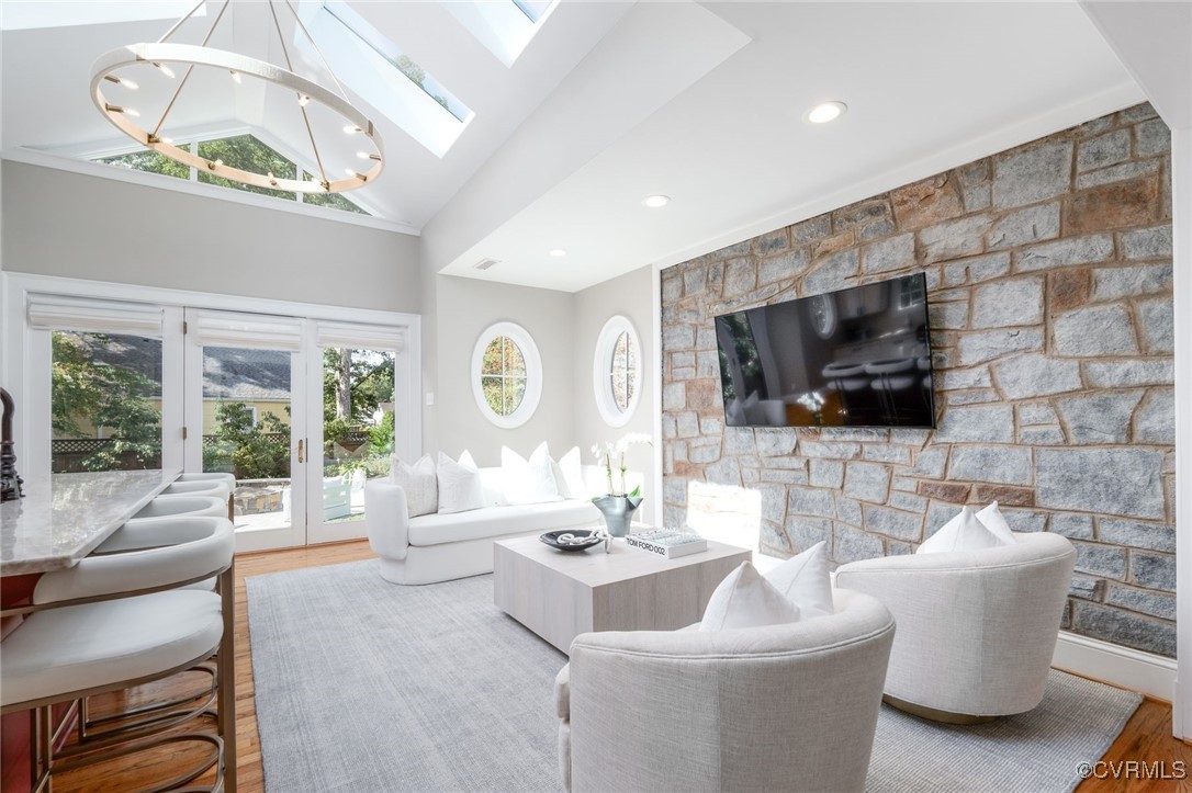 5805 Christopher Ln