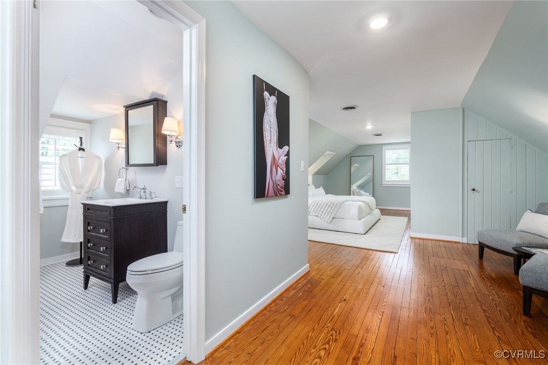 5805 Christopher Ln
