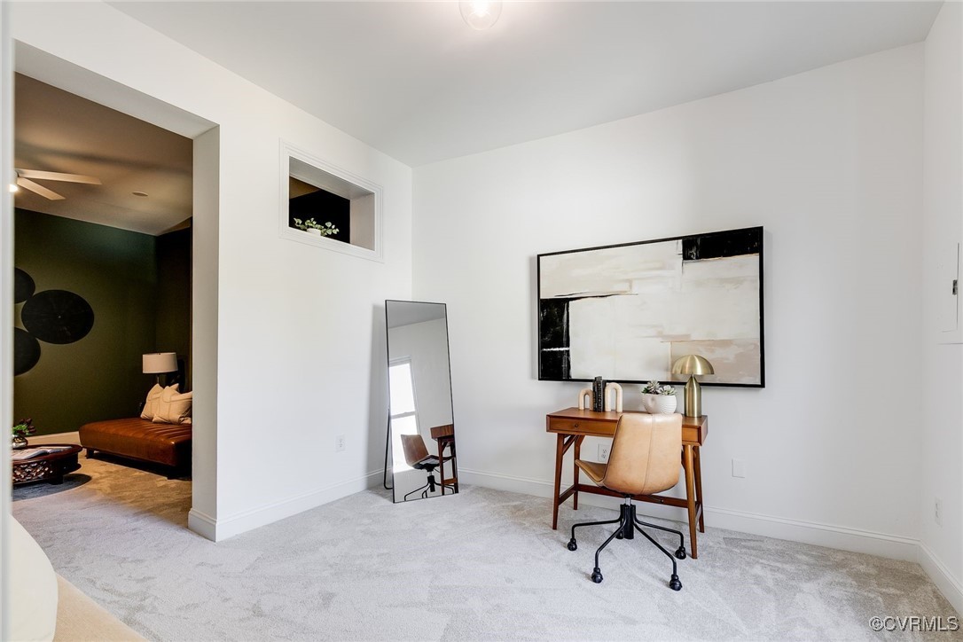 10 E Clay St