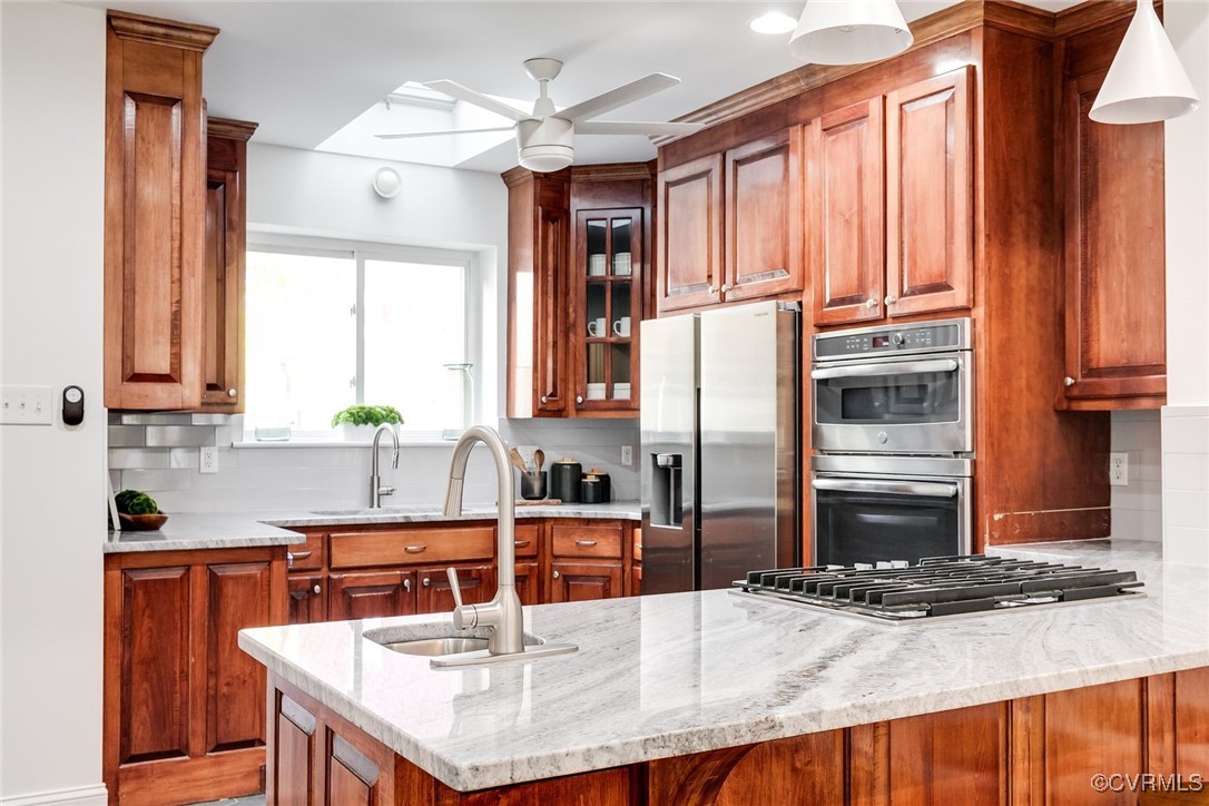 10 E Clay St