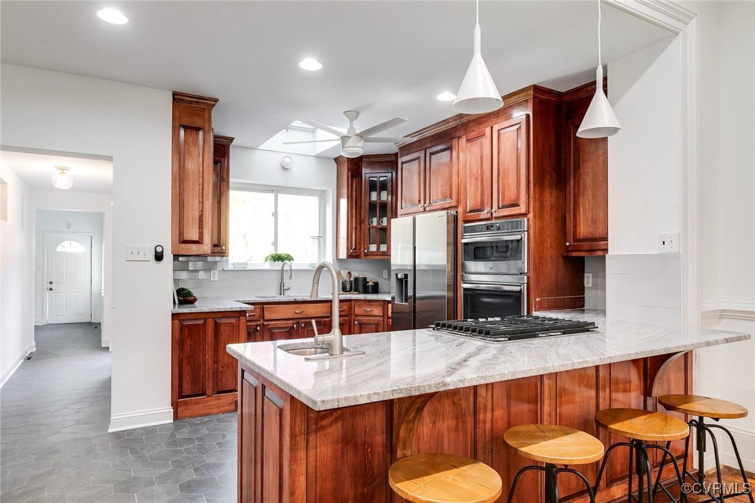 10 E Clay St