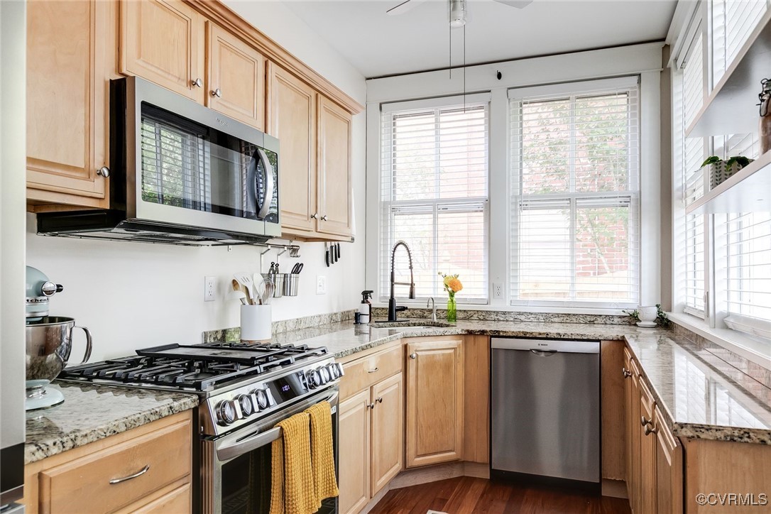 612 W 29th St