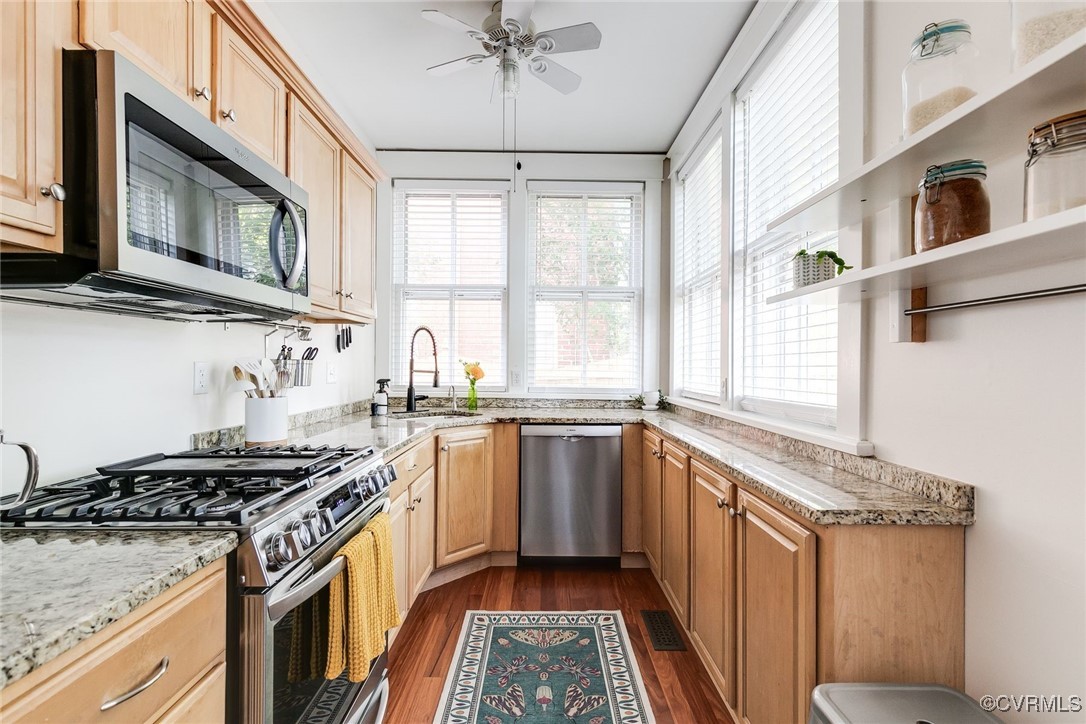 612 W 29th St