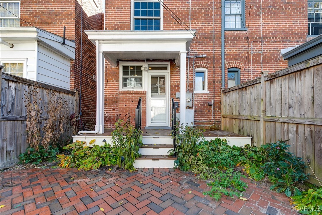 222 Roseneath Rd