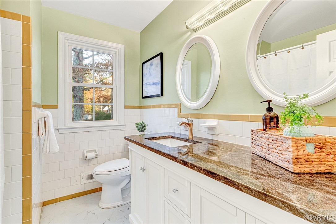 1505 Cloister Dr