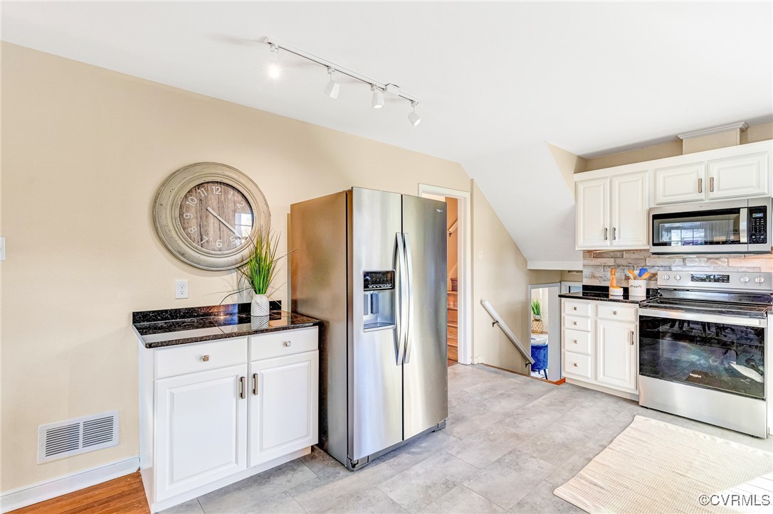 1505 Cloister Dr