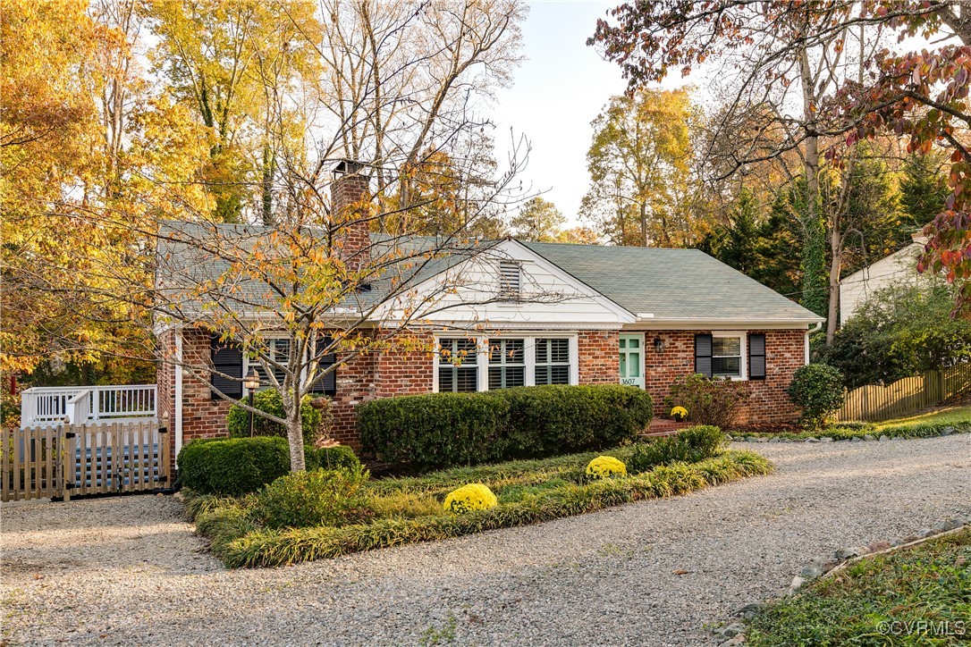 3607 Pinebrook Dr