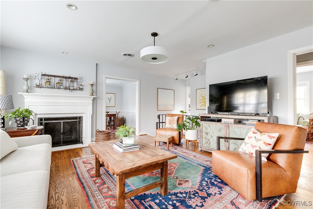 3607 Pinebrook Dr