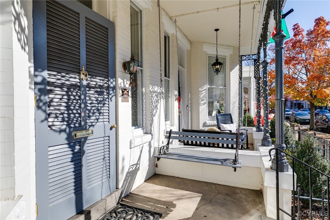1142 West Ave