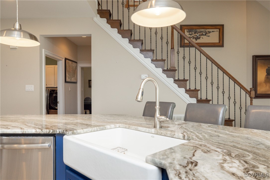 5127 Farmount Ter