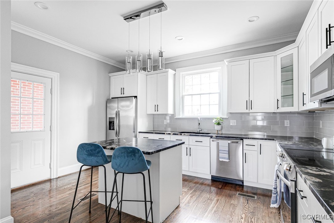 1150 W Washington St