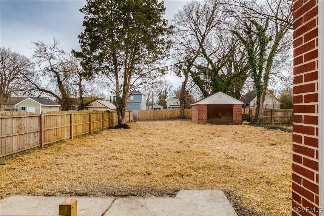 1150 W Washington St