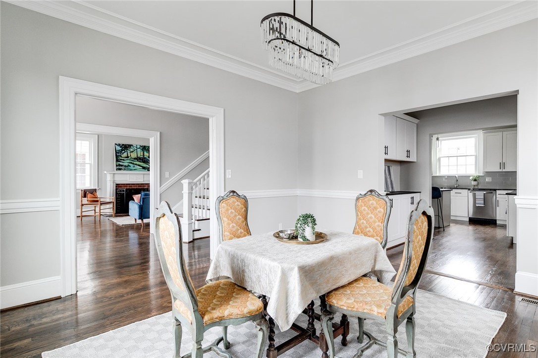 1150 W Washington St