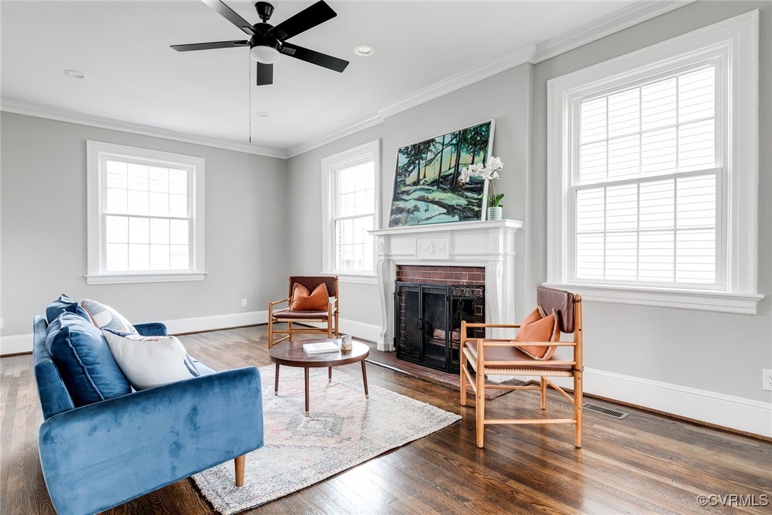 1150 W Washington St