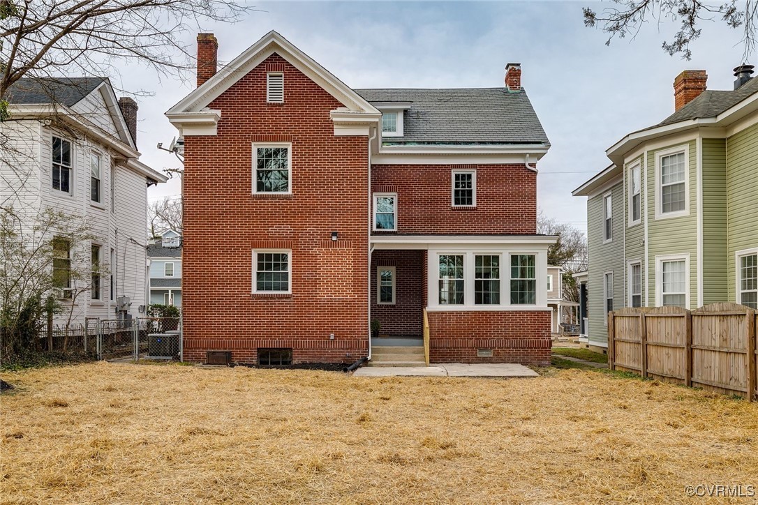 1150 W Washington St