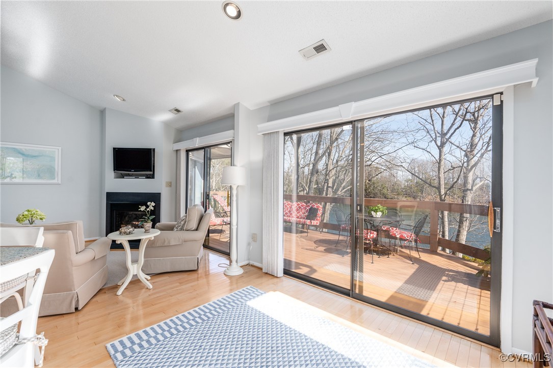 85 Mariners Point Ln Unit#D