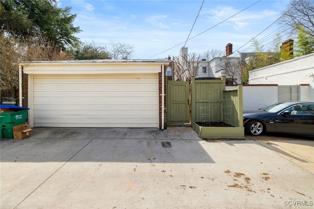 3218 Monument Ave