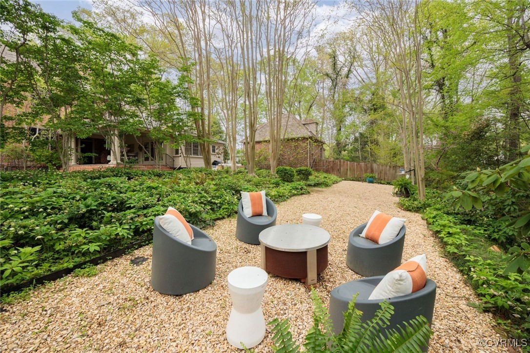 307 Stockton Ln
