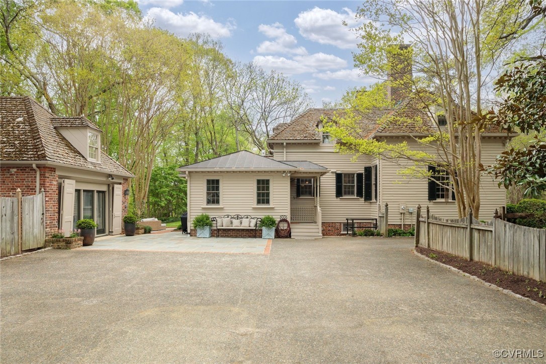 307 Stockton Ln