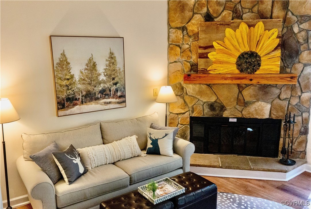 798 Laurelwood