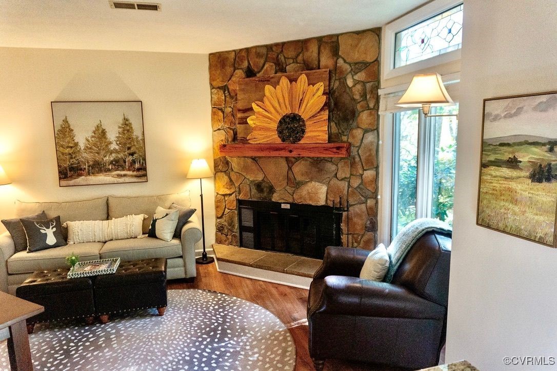 798 Laurelwood
