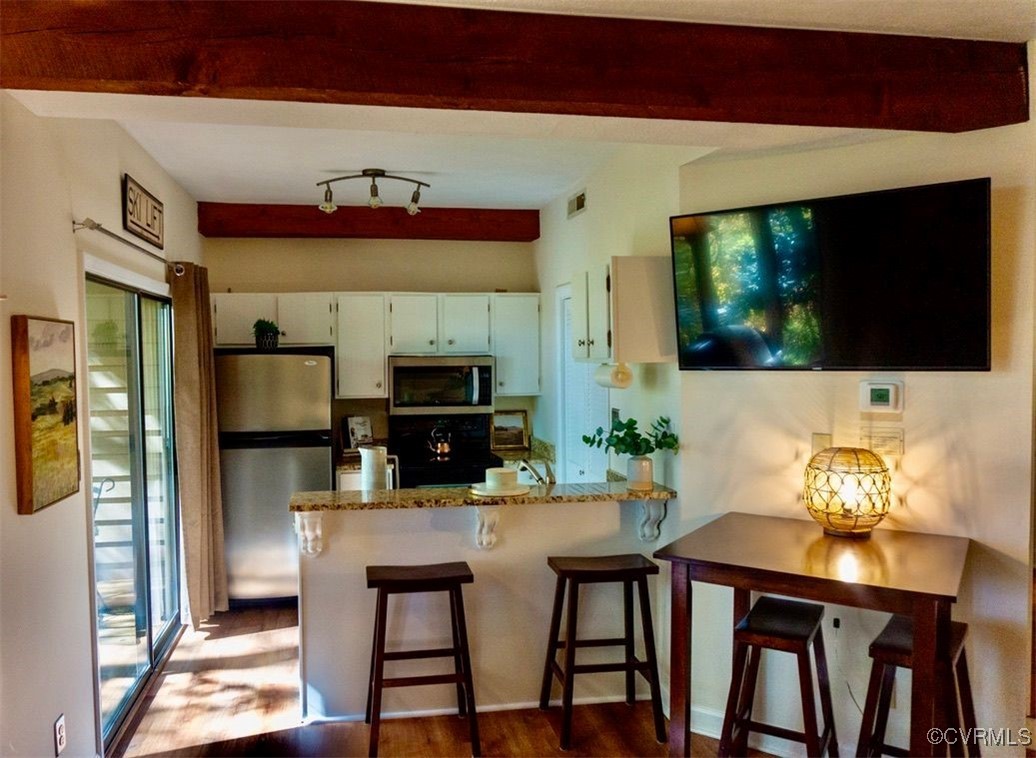798 Laurelwood