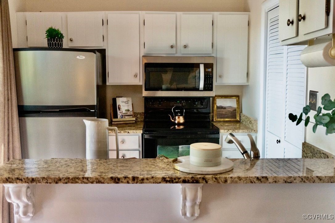 798 Laurelwood