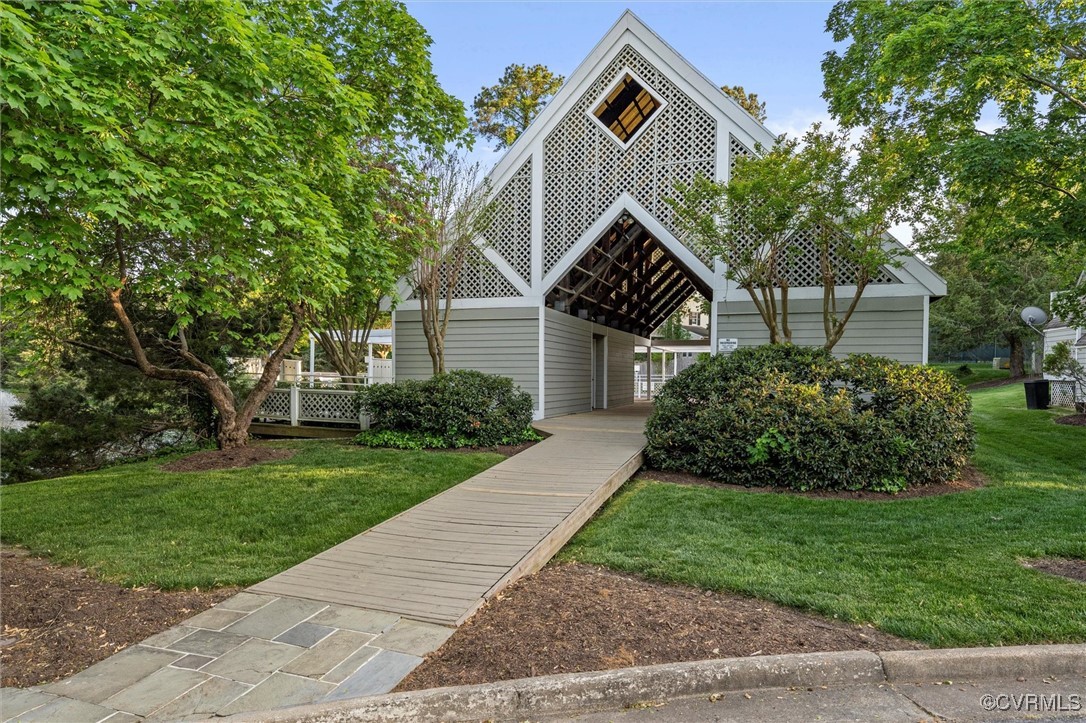 8209 Greystone West Cir