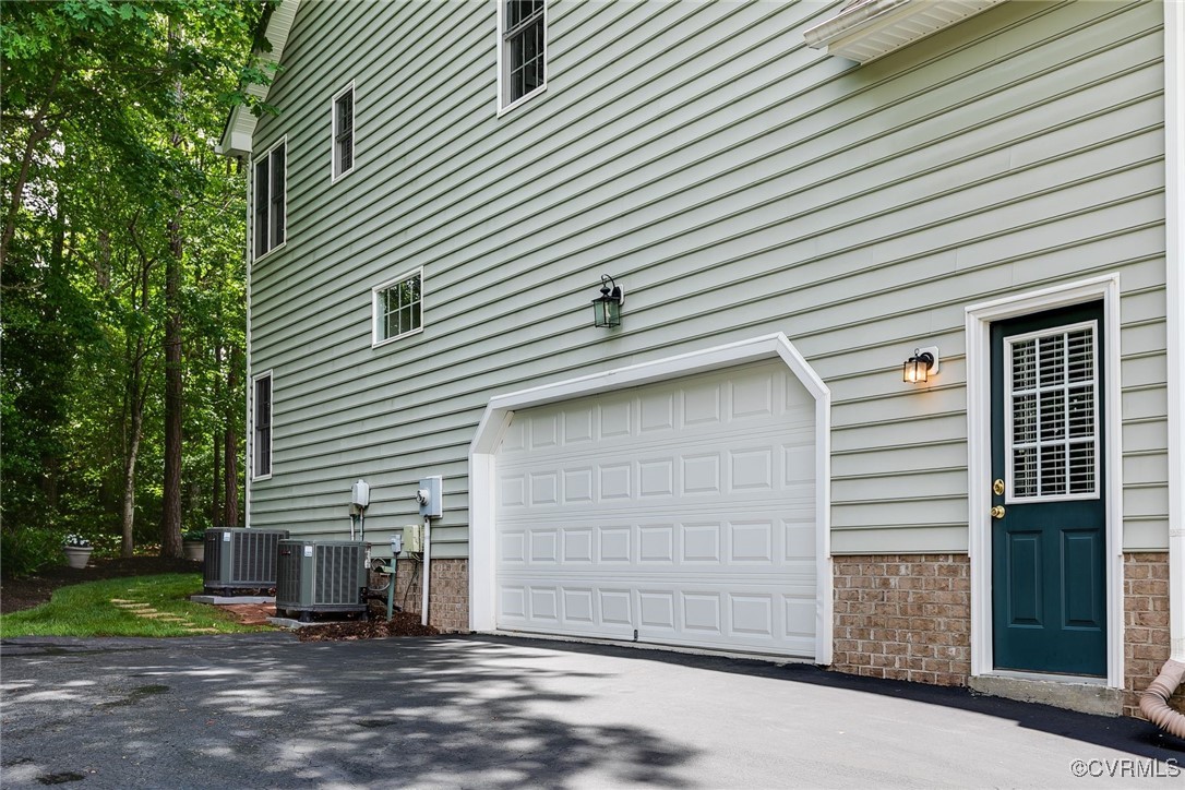 4909 Sadler Place Ct