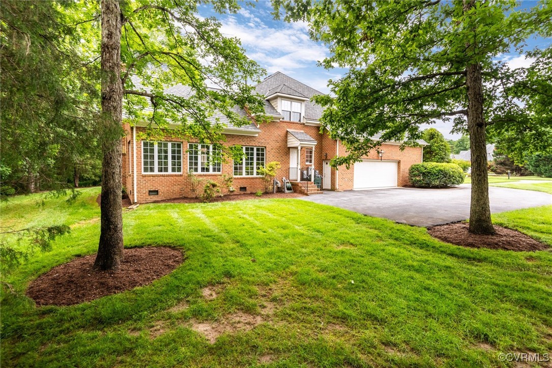 72 W Square Dr