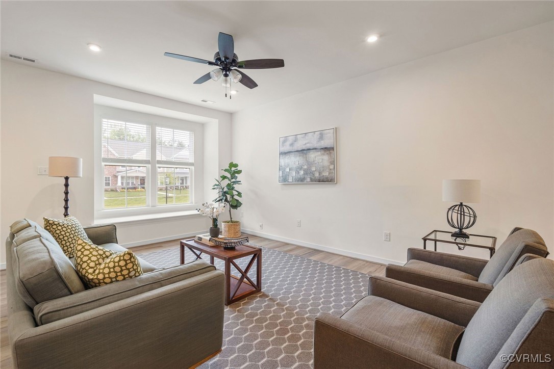3033 Fletcher Aly