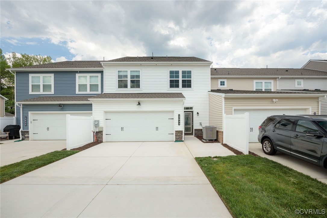 3033 Fletcher Aly