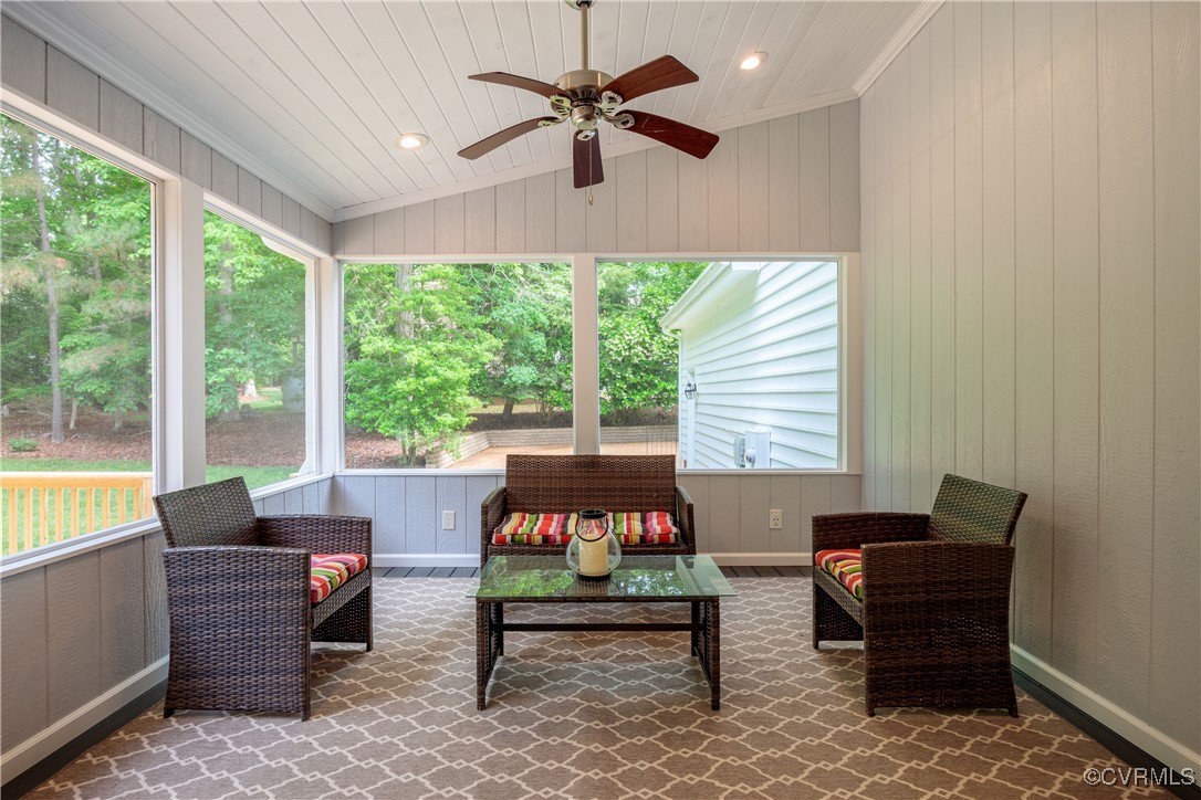 10910 Lesser Scaup Lndg