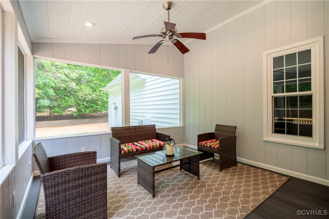 10910 Lesser Scaup Lndg