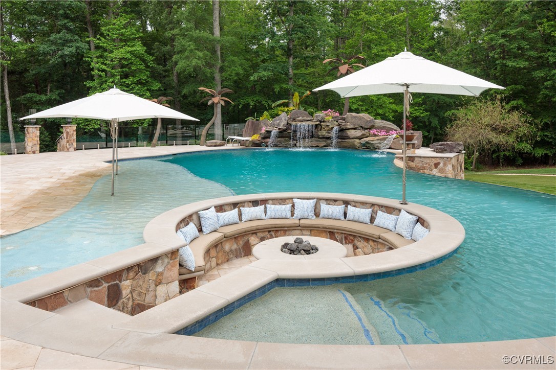 203 Randolph Square Ln