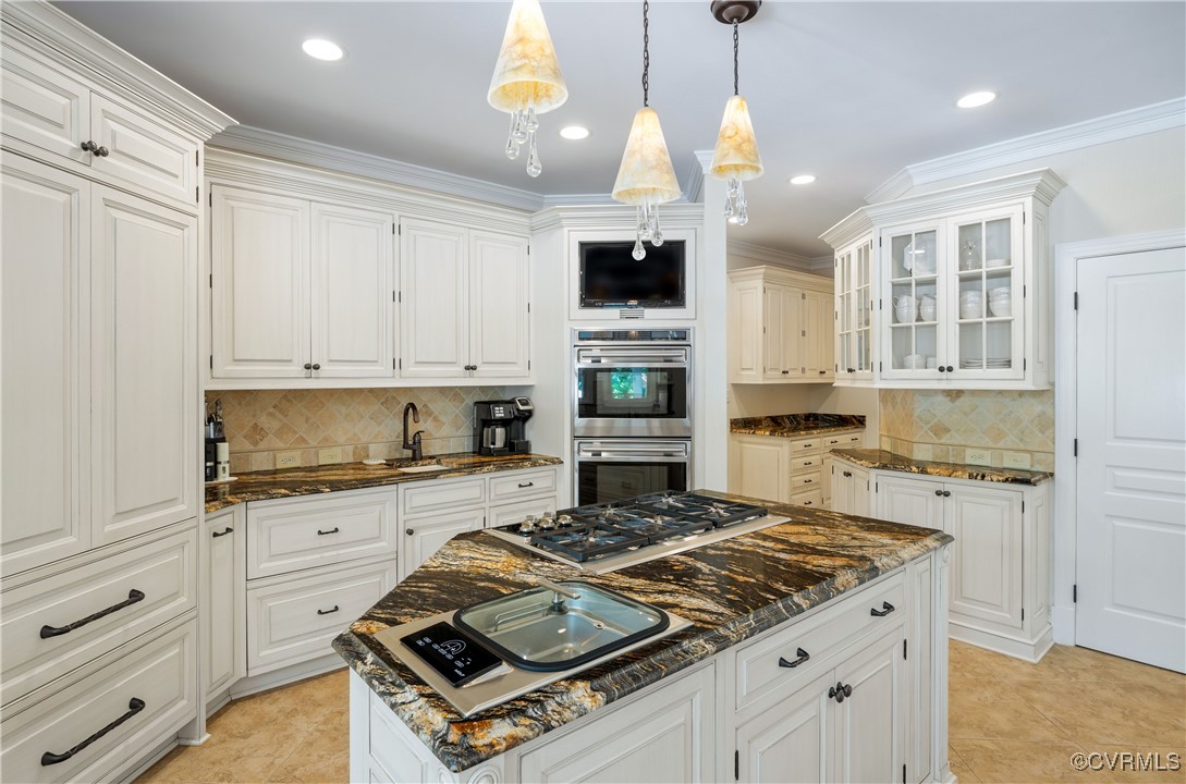 203 Randolph Square Ln