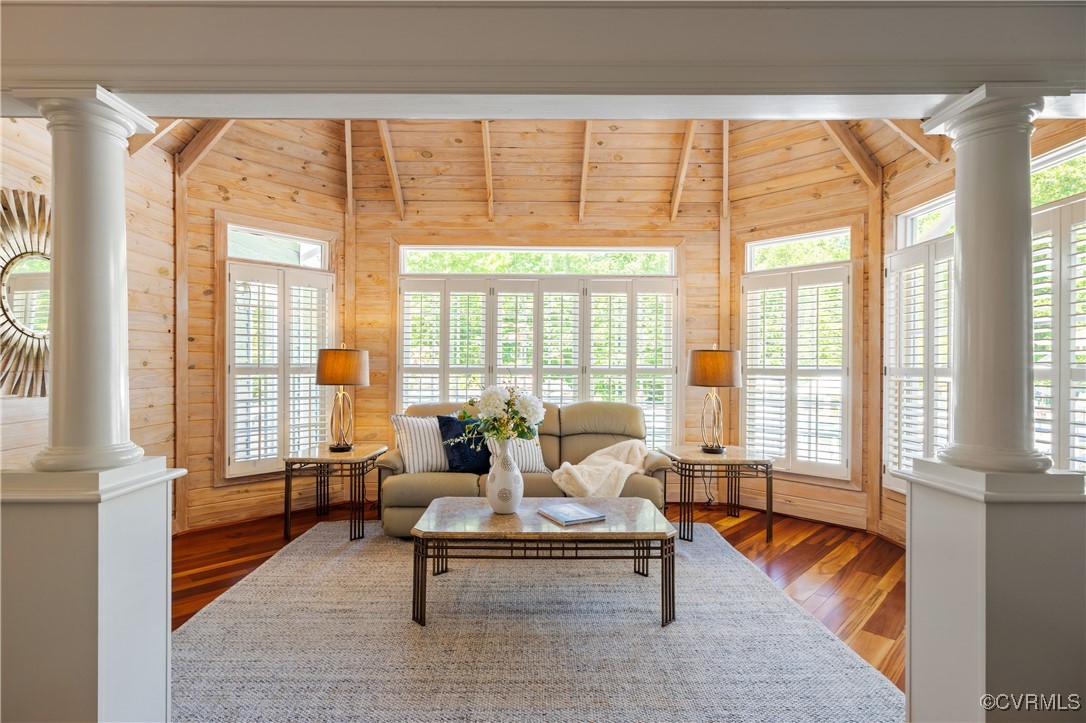 203 Randolph Square Ln